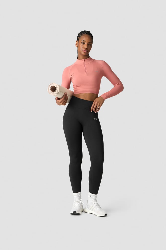 define seamless cropped 1/4 zip dk rose