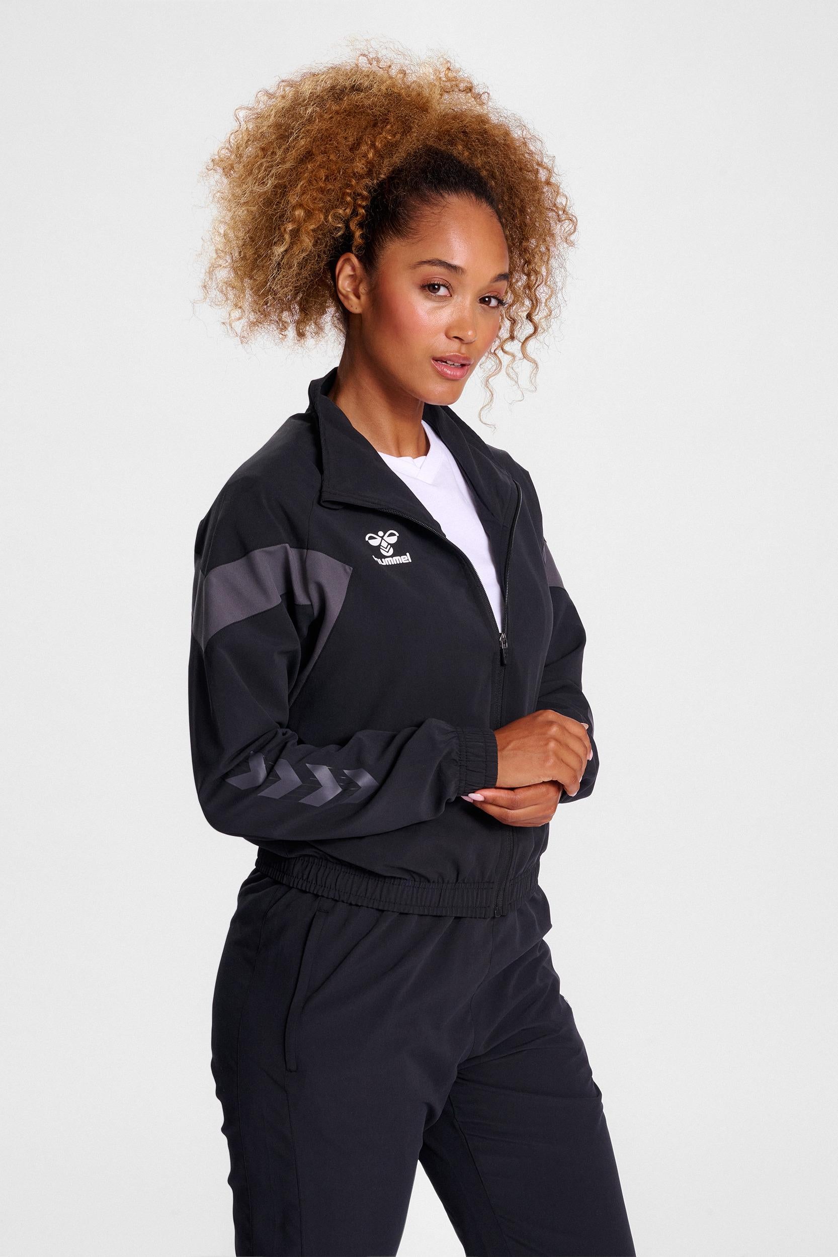 HUMMEL - Hmltravel Woven Jacket Woman - Black