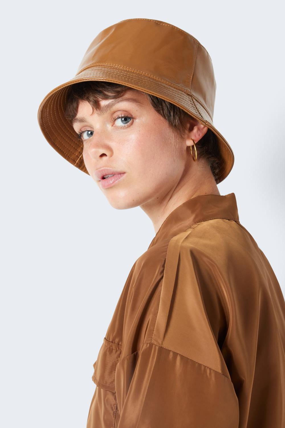 NOISY MAY - Sky Vinyl Bucket Hat - Brown