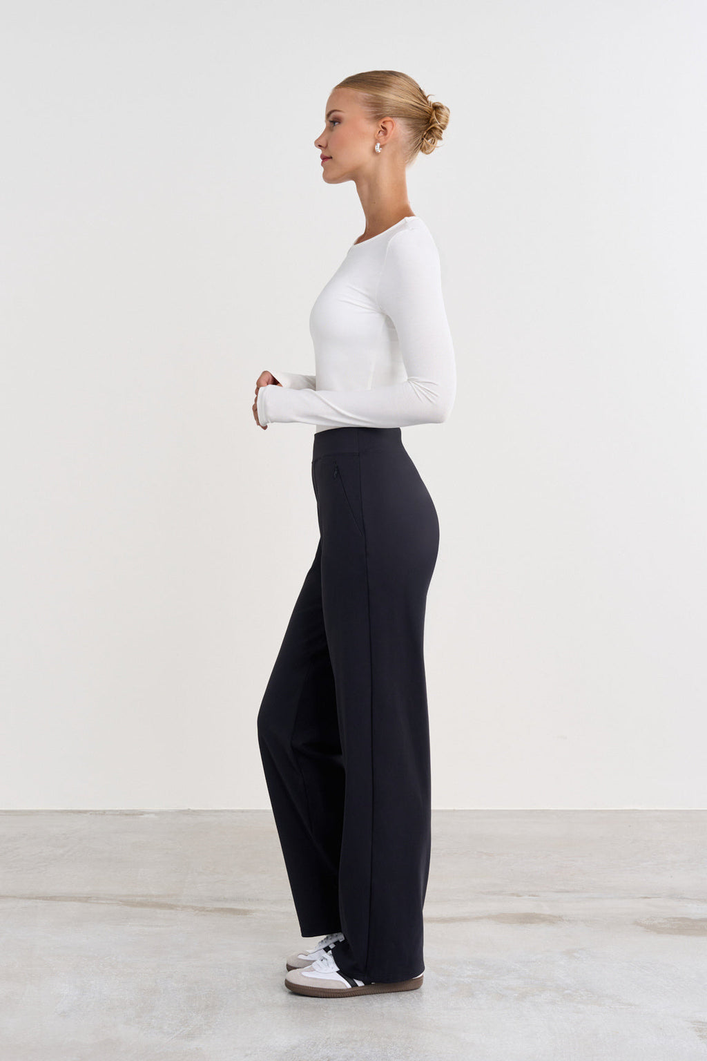 Tailored Relaxed Pants - for dame - Famme - Pants